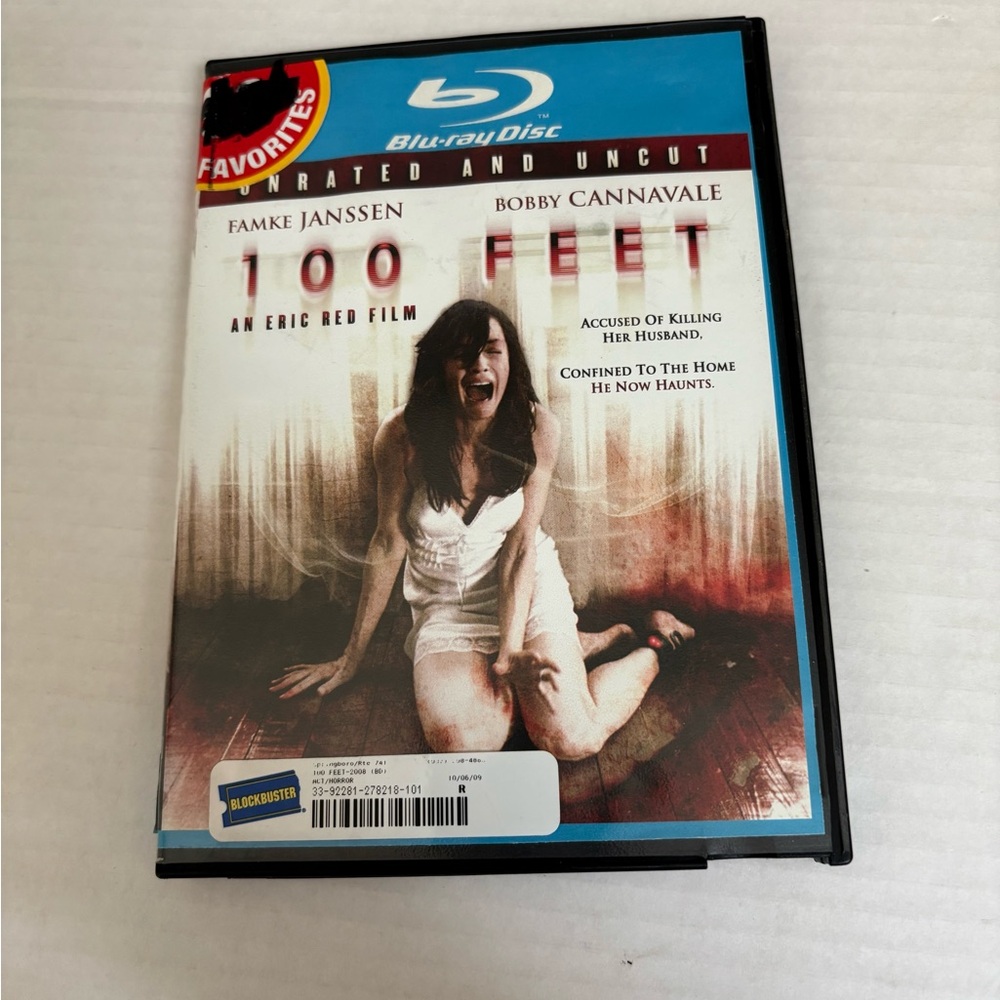 100 Feet Blu-ray Disc
